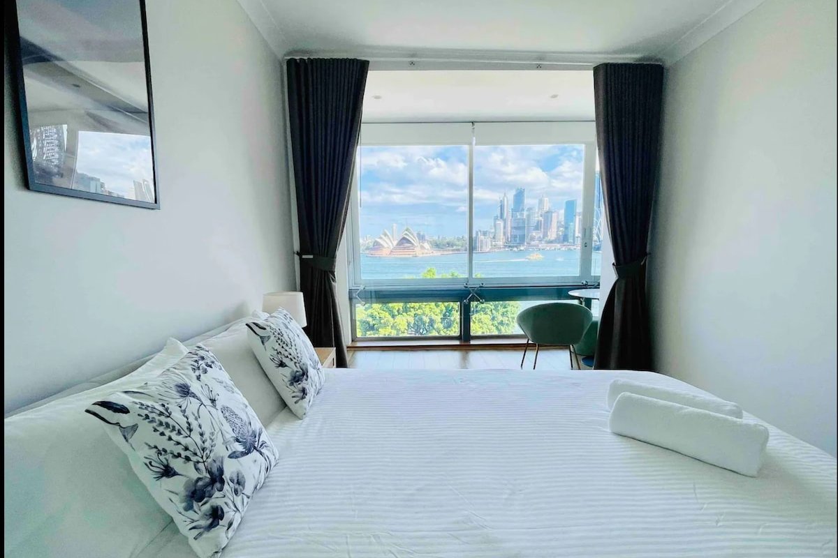 Opera house view, Harbour bridge view Penthouse gallery image 3