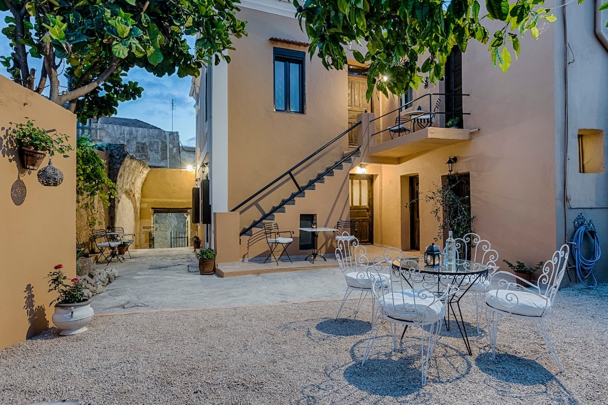 Villa with View, Garden Outdoor Shower & Sunbeds gallery image 2