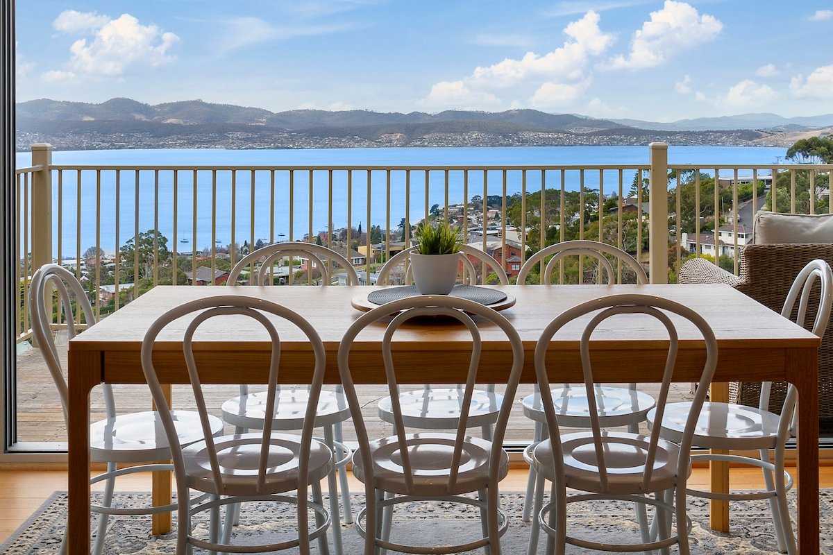 Spectacular Views – 5 Bedroom – Free Parking gallery image 4