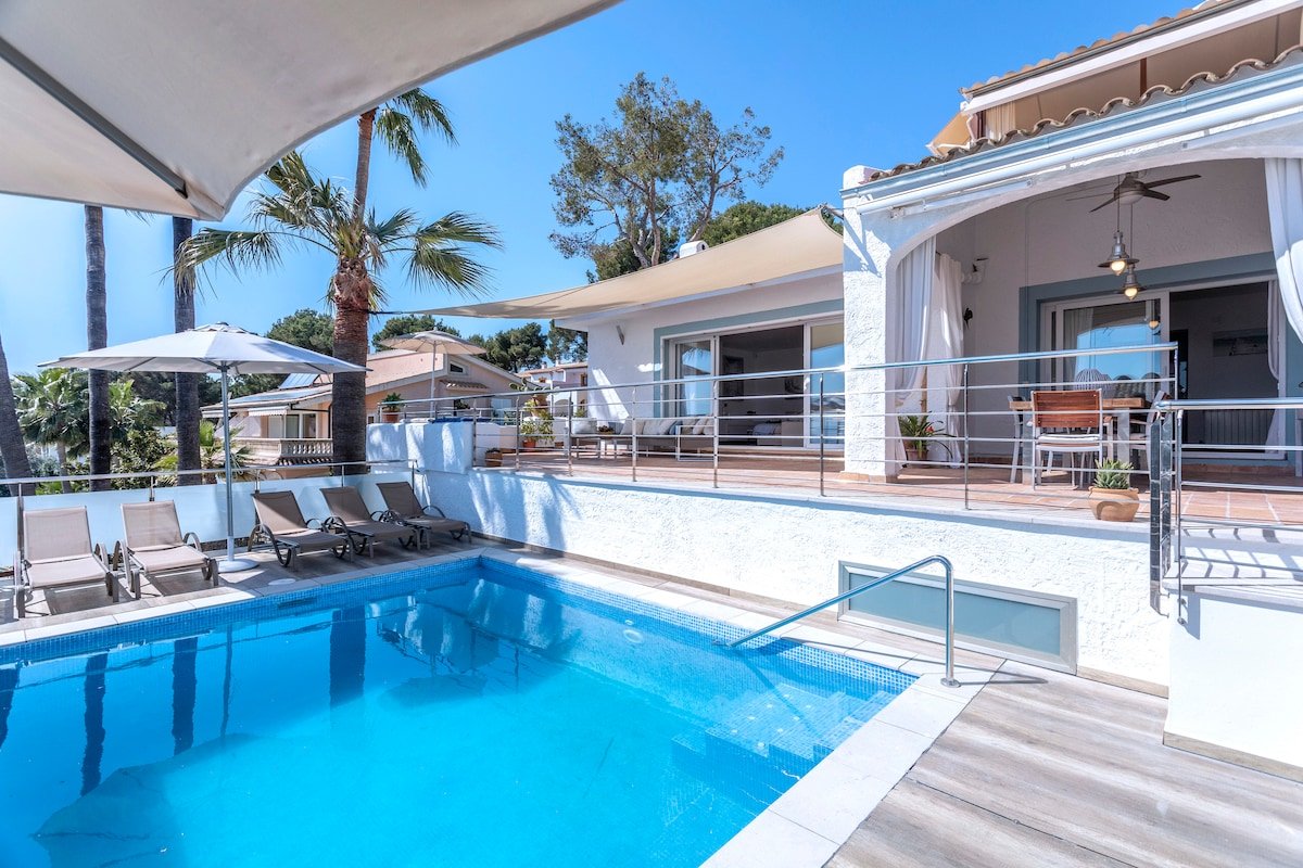 Stylish villa with sea view and pool in Alcudia gallery image 3