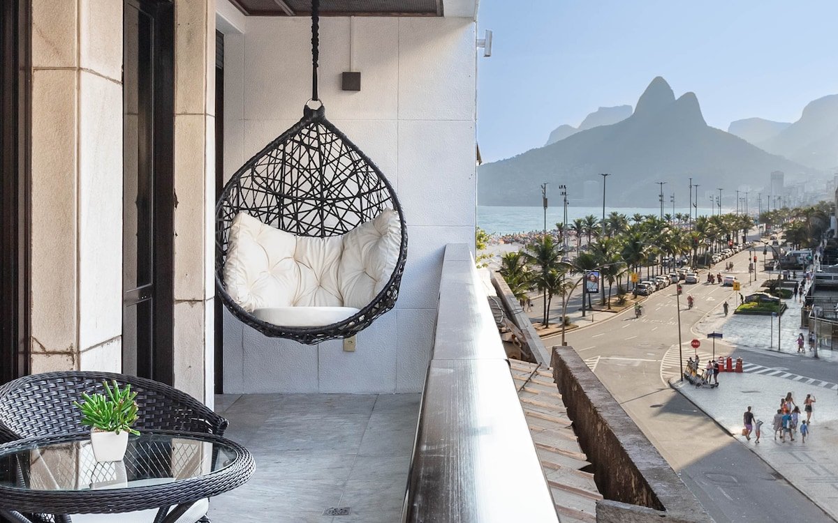 Sea front, beautiful side view of Ipanema beach gallery image 2