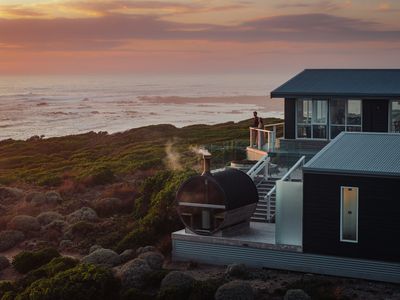 Bass Lodge King Island- Unique Oceanfront Escape-