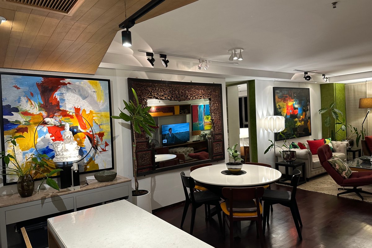 Arty Modern Hip Haven 2 Bdrm Apt