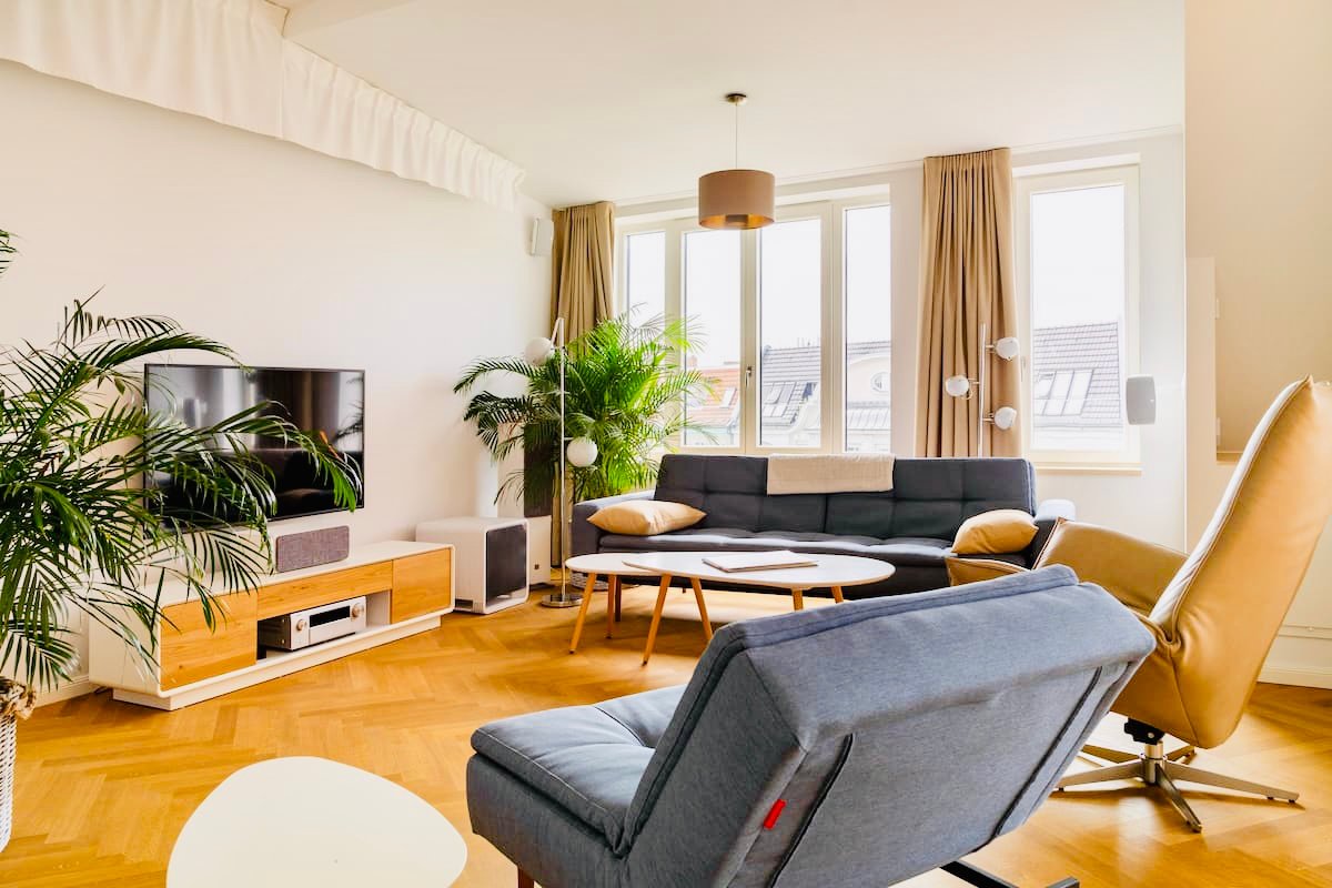 Huge luxury top floor loft with 360° roof terrace