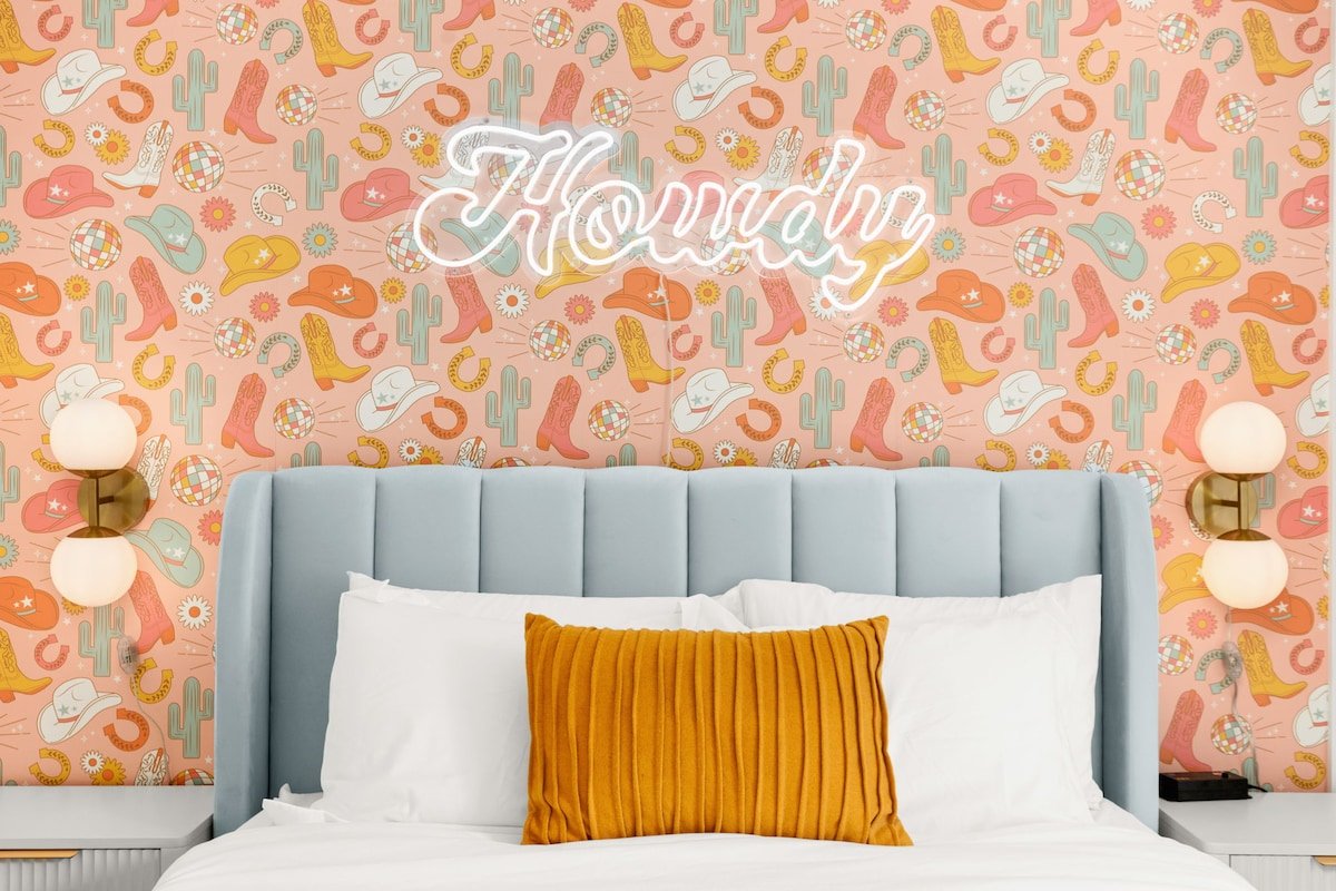 TX Twoplex—sleeps 14—pools, firepits, fun! gallery image 2