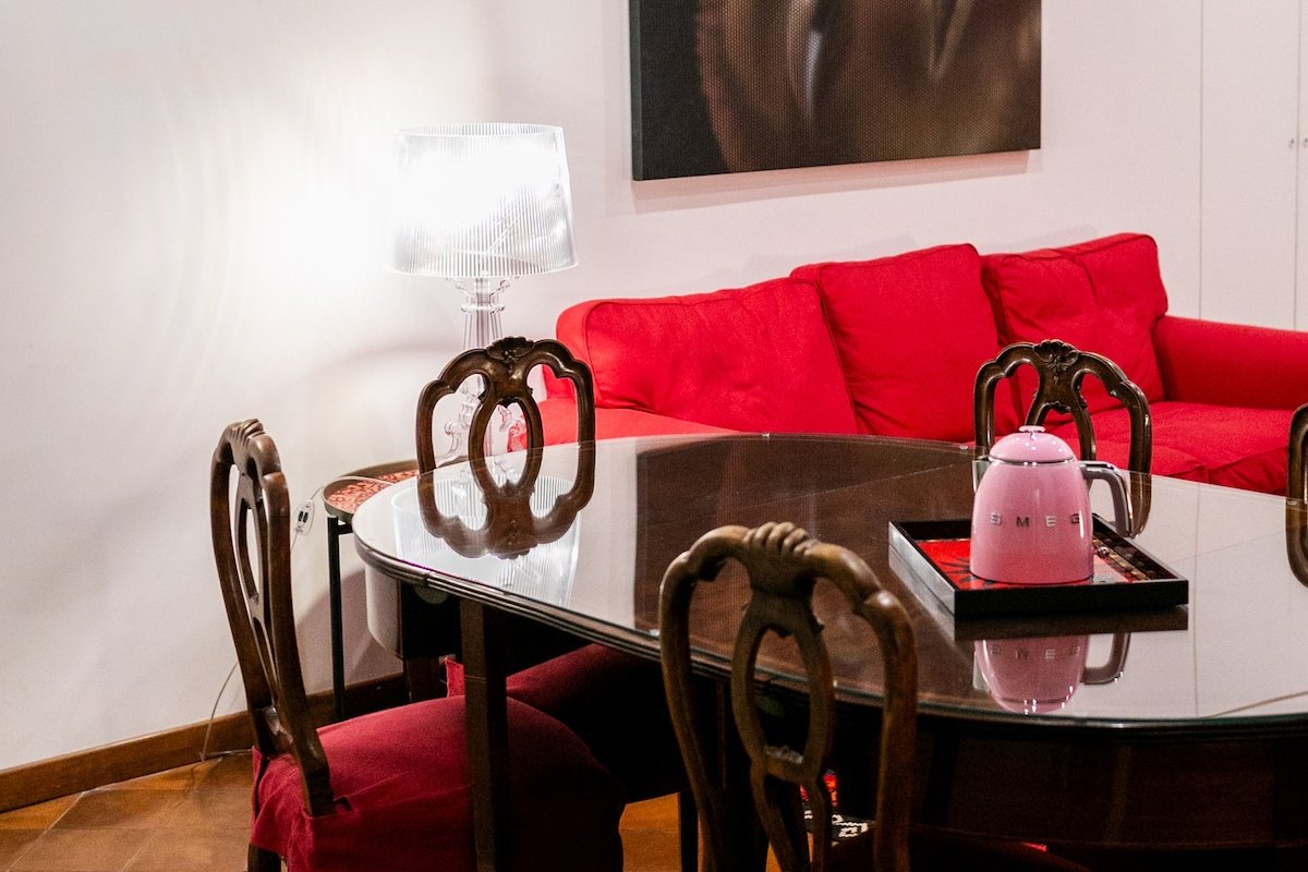 Vittoria Family 2 bedroom Apartment Spanish steps gallery image 3