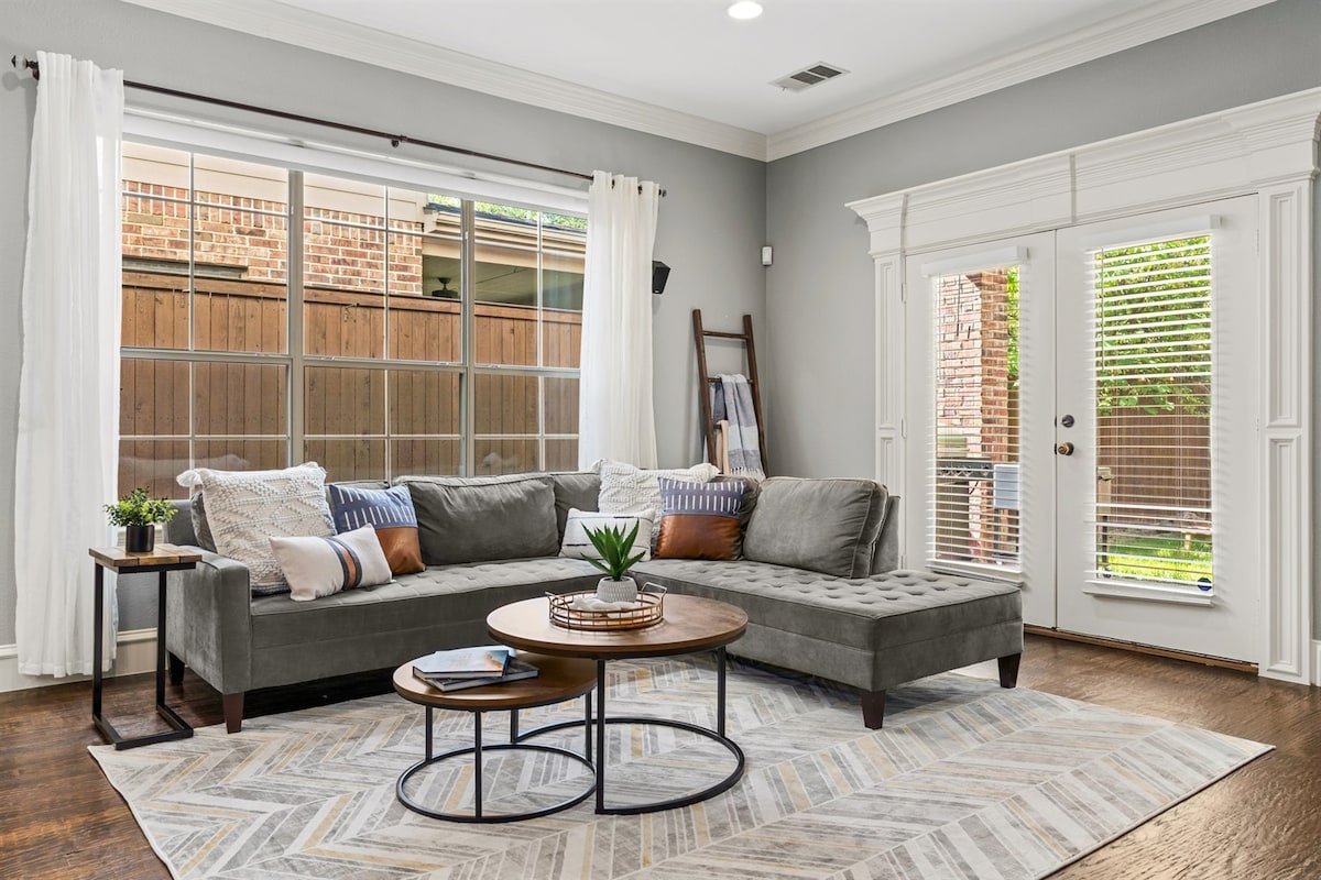 Luxury Dallas Home | Game Room | Fire Pit gallery image 4