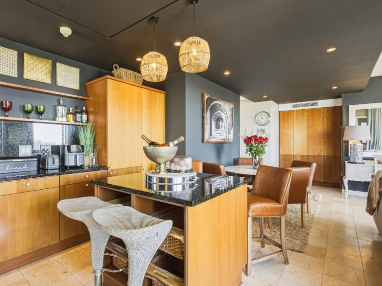 Dining area - Room