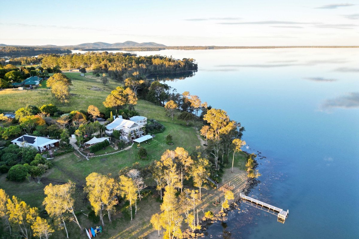 3 bedroom Lake View Barn at The Moorings Lakehouse gallery image 3