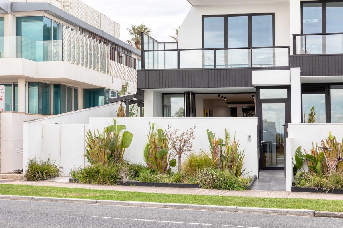 Brightn Beach Townhouse Garden gallery image 4