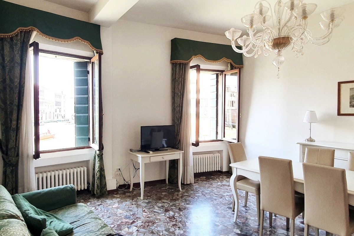 Smeraldo apartment gallery image 2