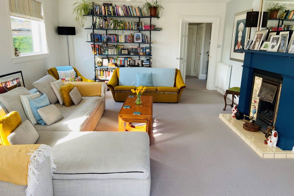 Large,sunny, 4/5 bed seaside house close to beach gallery image 5