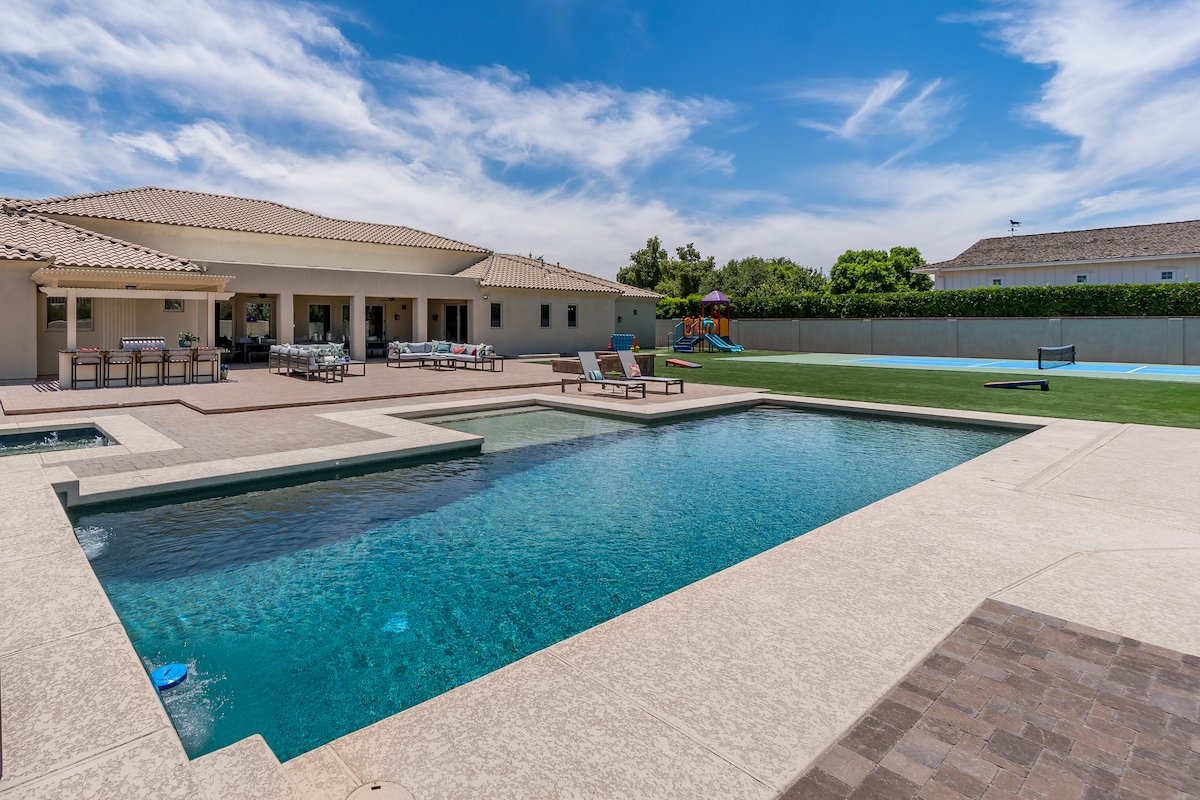 Entertainment Oasis gallery image 3