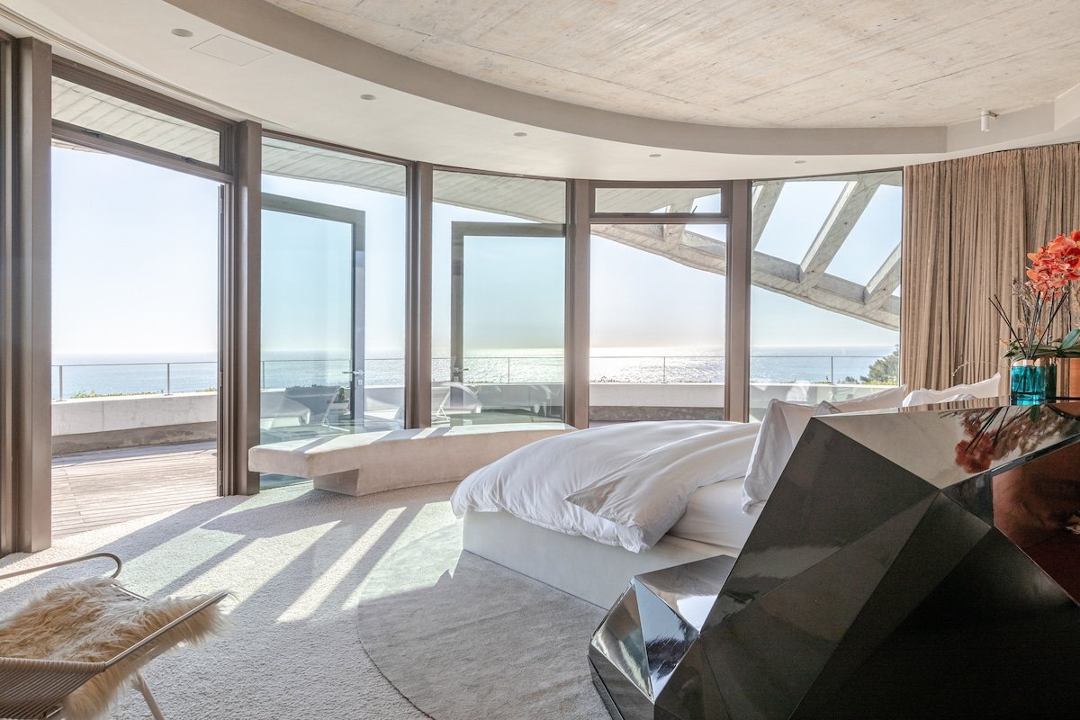 Iron Man Villa gallery image 3