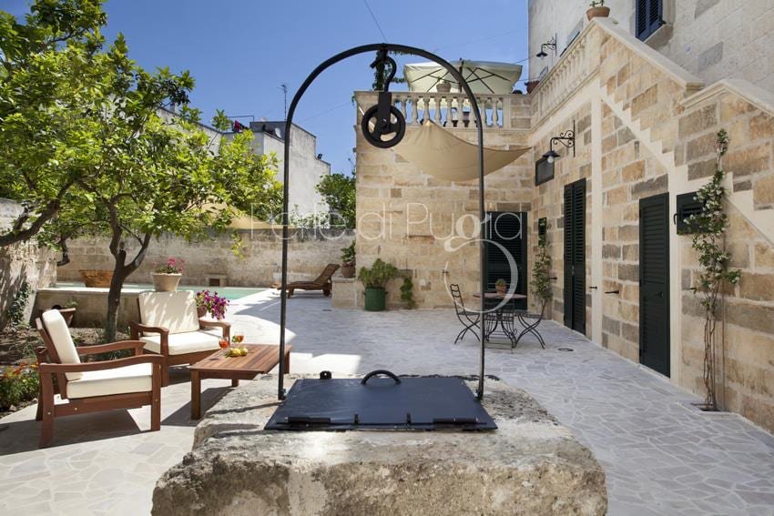 Historic Palazzo Umberto 1700 -salt pool near sea gallery image 3