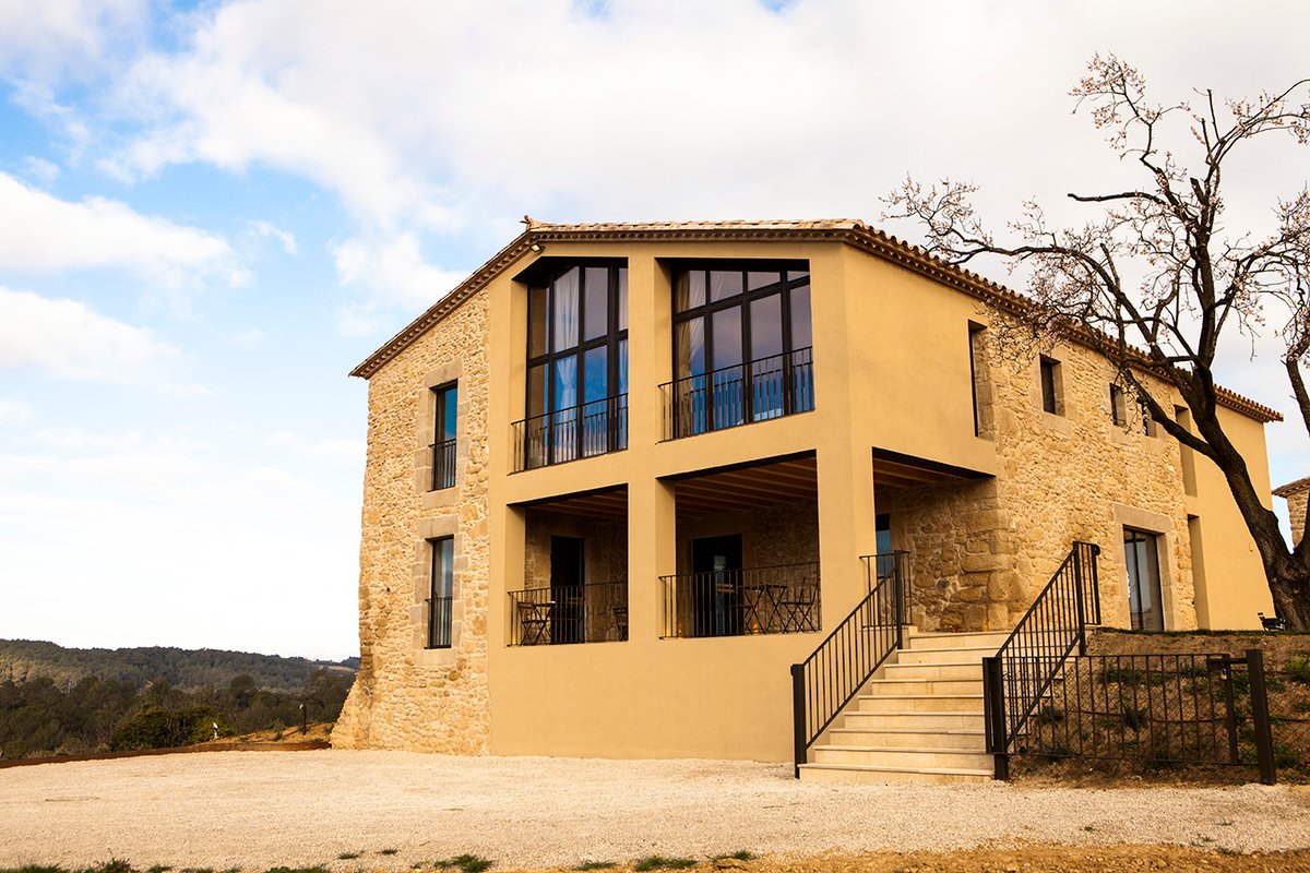 MAGNÍFICA MASIA s.XVIII EN UN ENTORN IDÍLICO