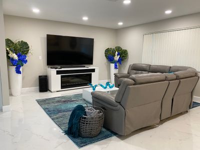 Amazing 3Bd Home Private Heated-Pool. Fence Yard