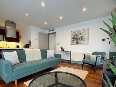 Westminster Penthouse Duplex with AC