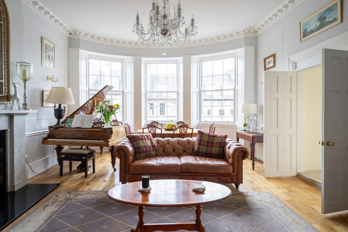 Fabulous Georgian family Townhouse gallery image 2