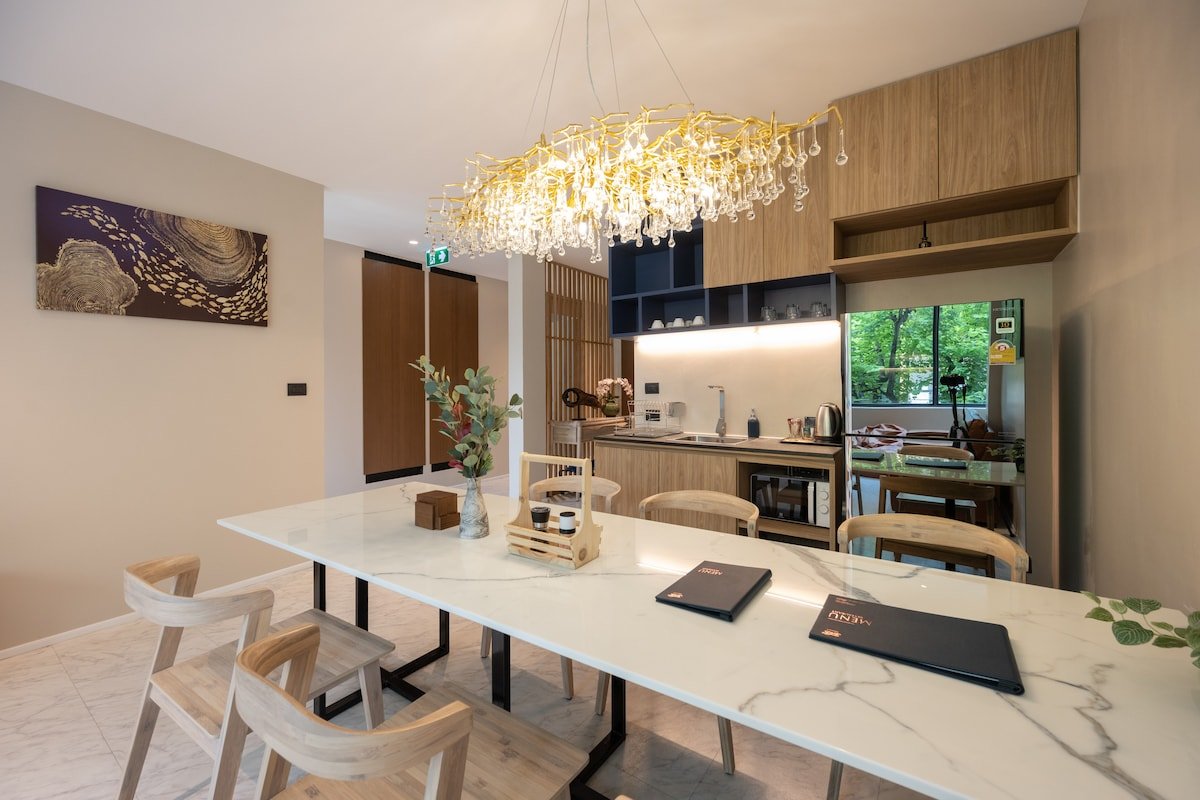 5 BR Suite with Living Room gallery image 4