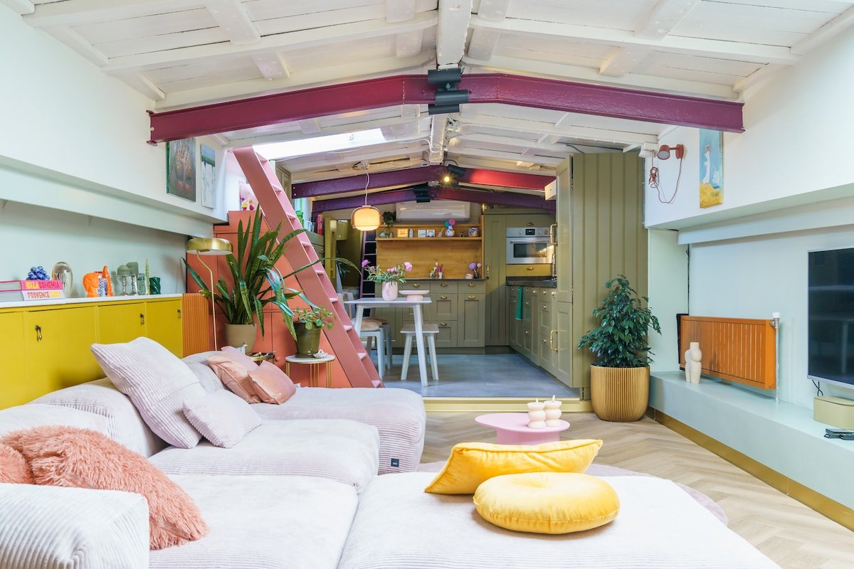 Delightful 2 bedrooms houseboat in Amsterdam-Pijp gallery image 4