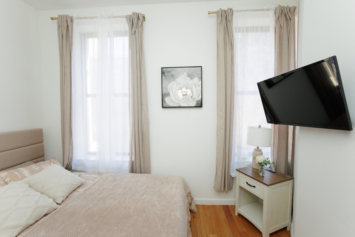 New York City 5-Bed Suite C gallery image 2