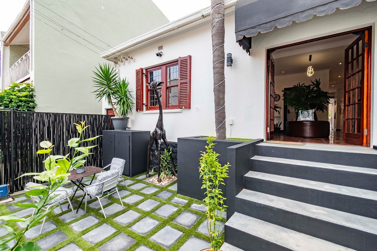 Butler-inclusive 3-bedroom Modern Villa with Pool gallery image 4