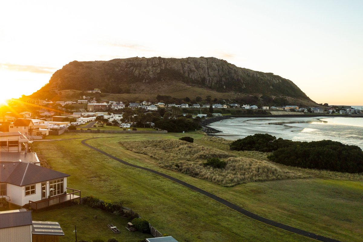 Stanley Beach House with Stunning Nut Views!