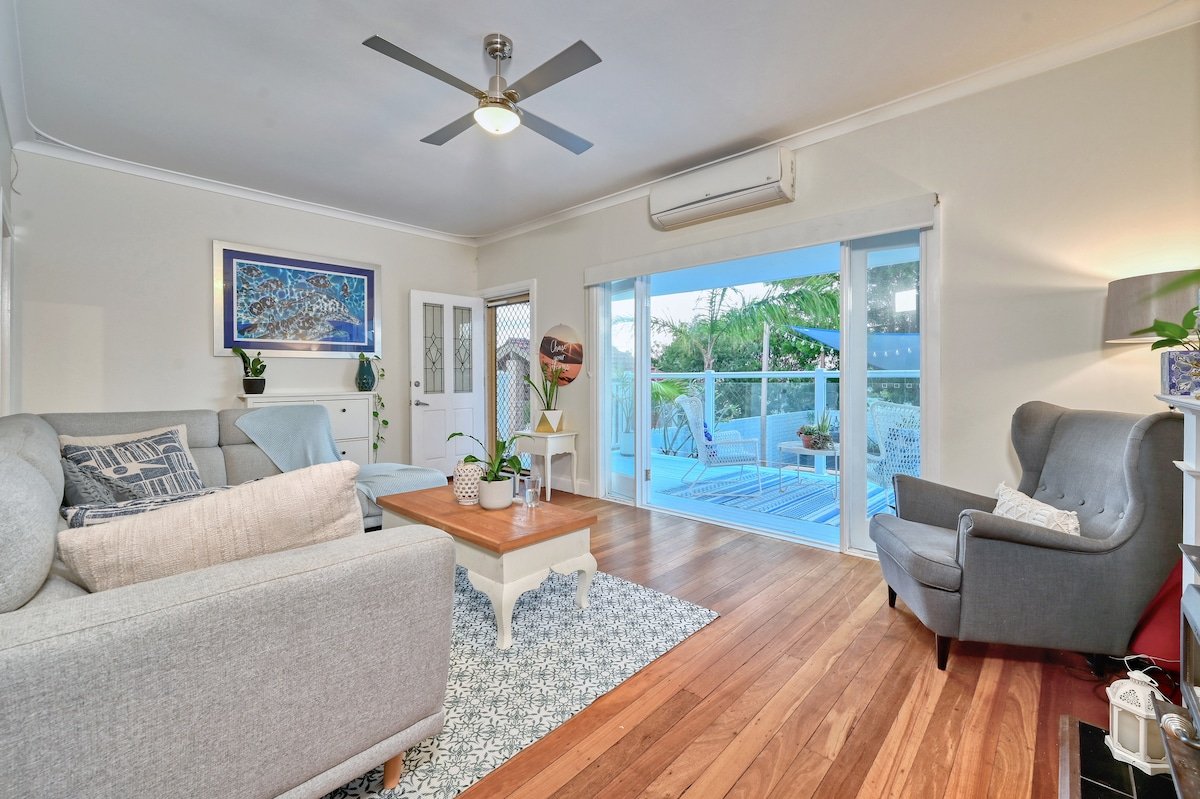 Hamptons Beach House with Heated Plunge Pool gallery image 4