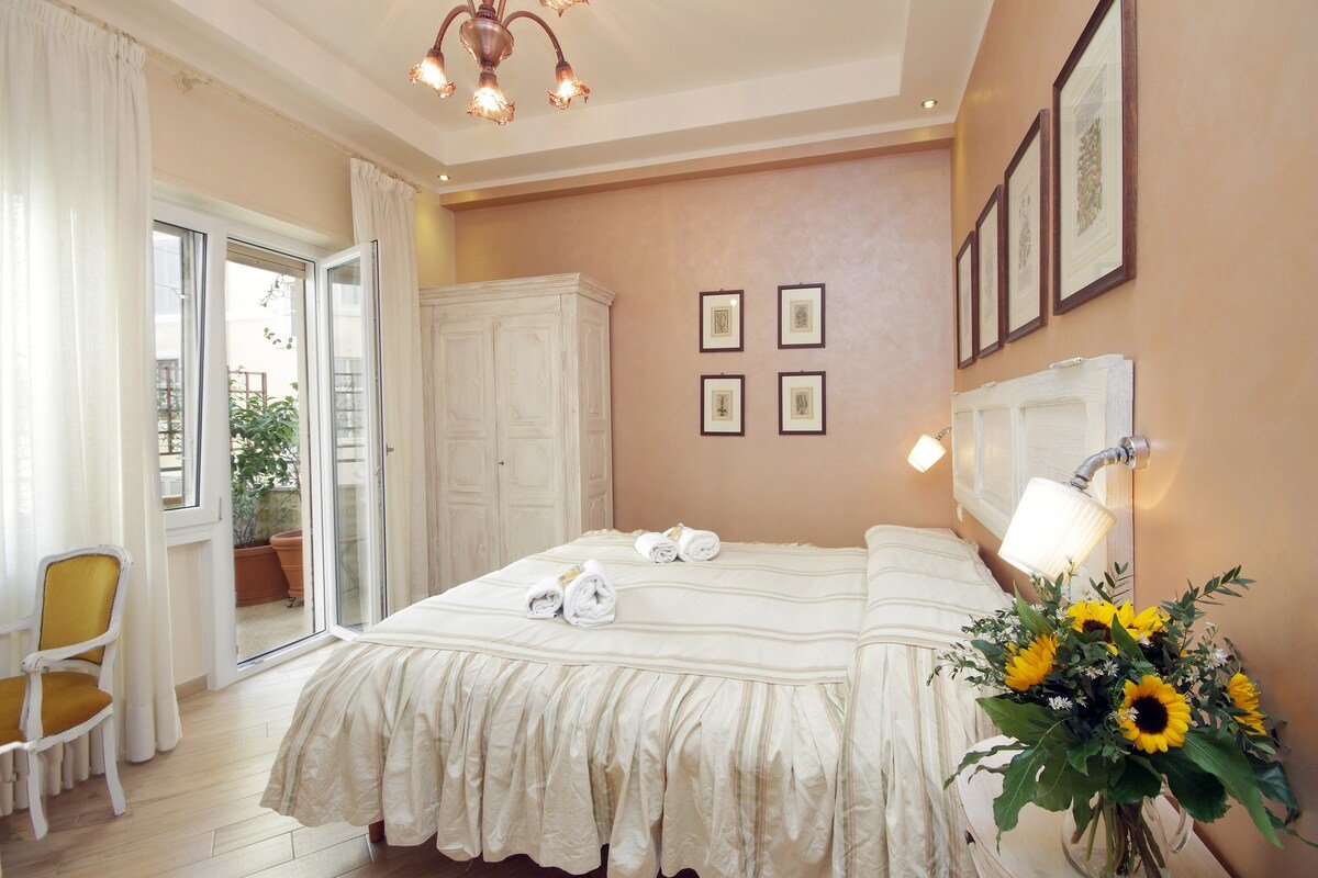 Colosseo Studios Luxury Apartment Rome gallery image 2