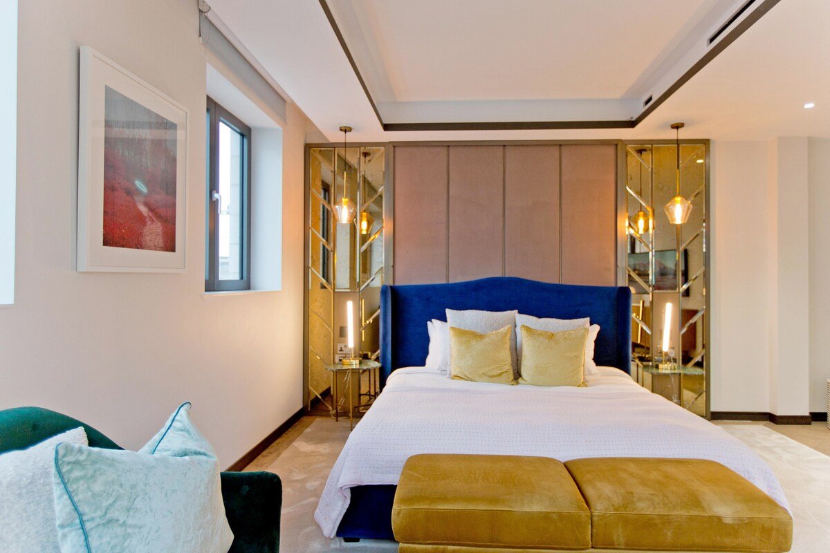 Golden Square Penthouse gallery image 5