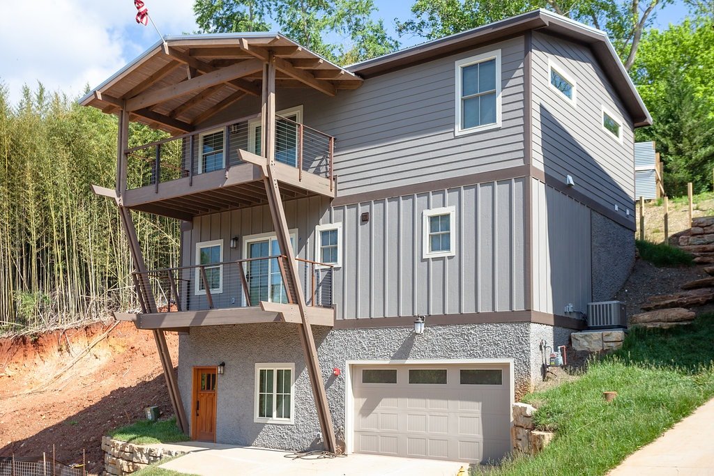 Mountain Modern River Home, Close to Downtown gallery image 5