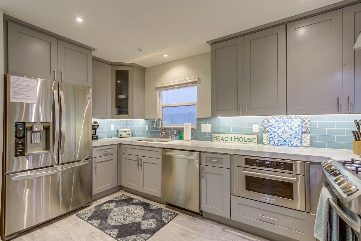 Ocean Dream | Amazing Location, Steps to Ocean, AC gallery image 4