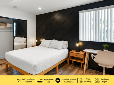 Stylish MidCity Home Near USC