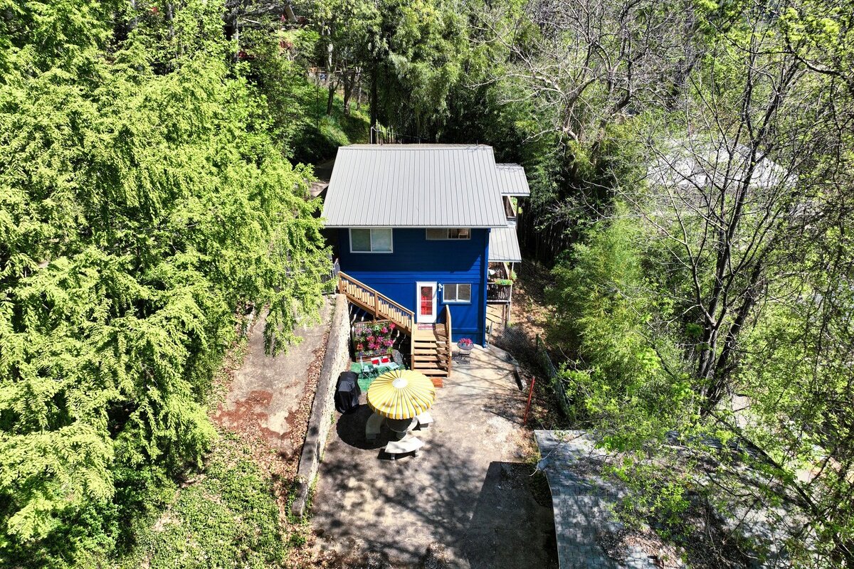 Two Separate DT Asheville MNT Chalets-Zurich 9A&9B gallery image 5