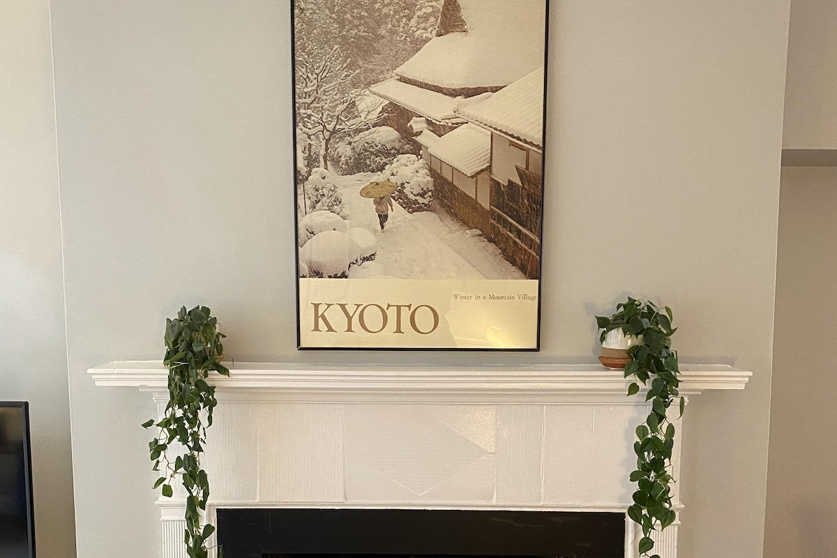 Georgetown Awesome Townhome 3BR 3.5BA gallery image 4