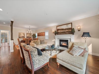 Gorgeous Trafalgar House 6br/4ba/EV