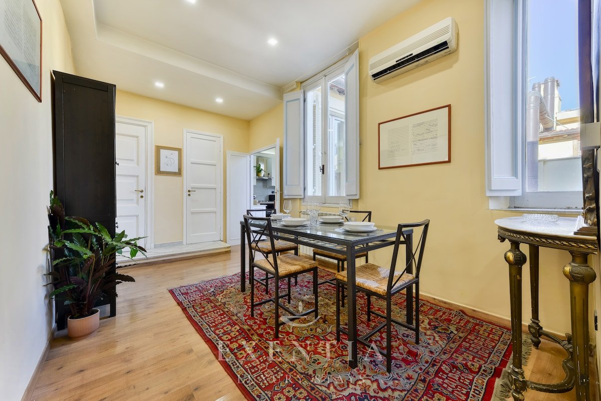 Fleuves de soie – Luxury Penthouse Piazza Navona gallery image 3