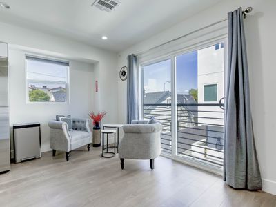 FB-Modern Apartments in Studio City 16 guests