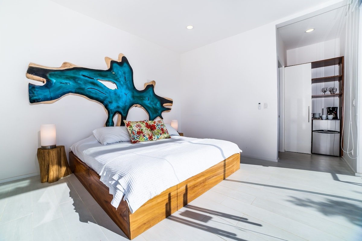 Ocean View Luxury Villa, 2-Min Drive to Beach gallery image 5