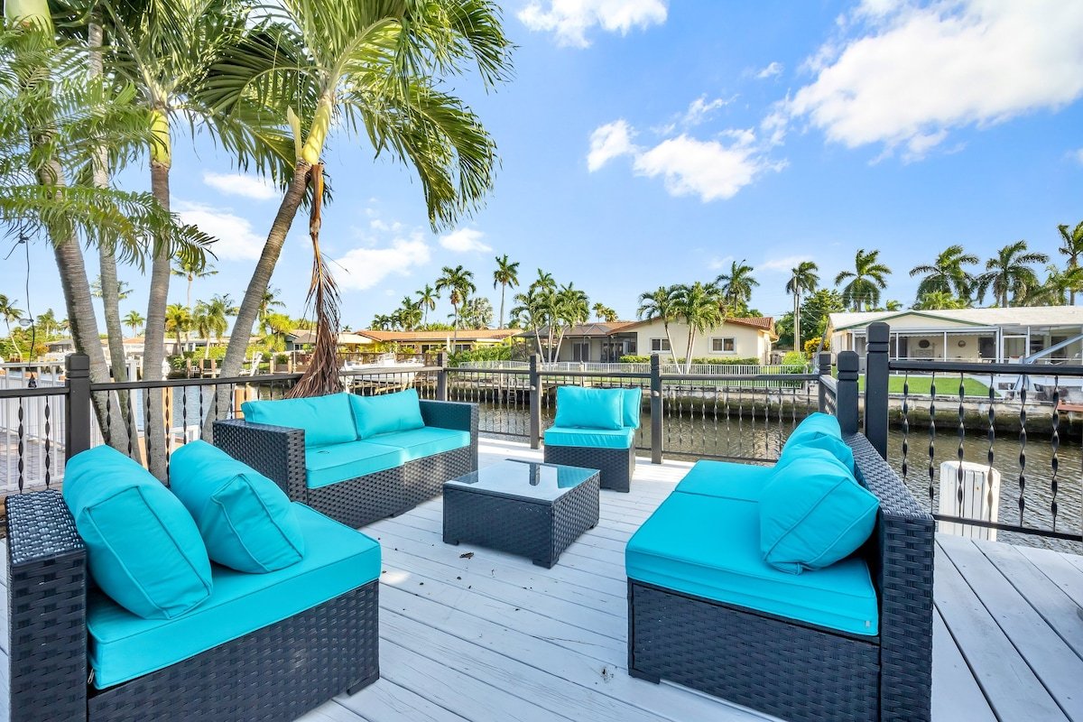 LuxWaterfront ~ HotTub ~ Games ~ LBTS gallery image 5