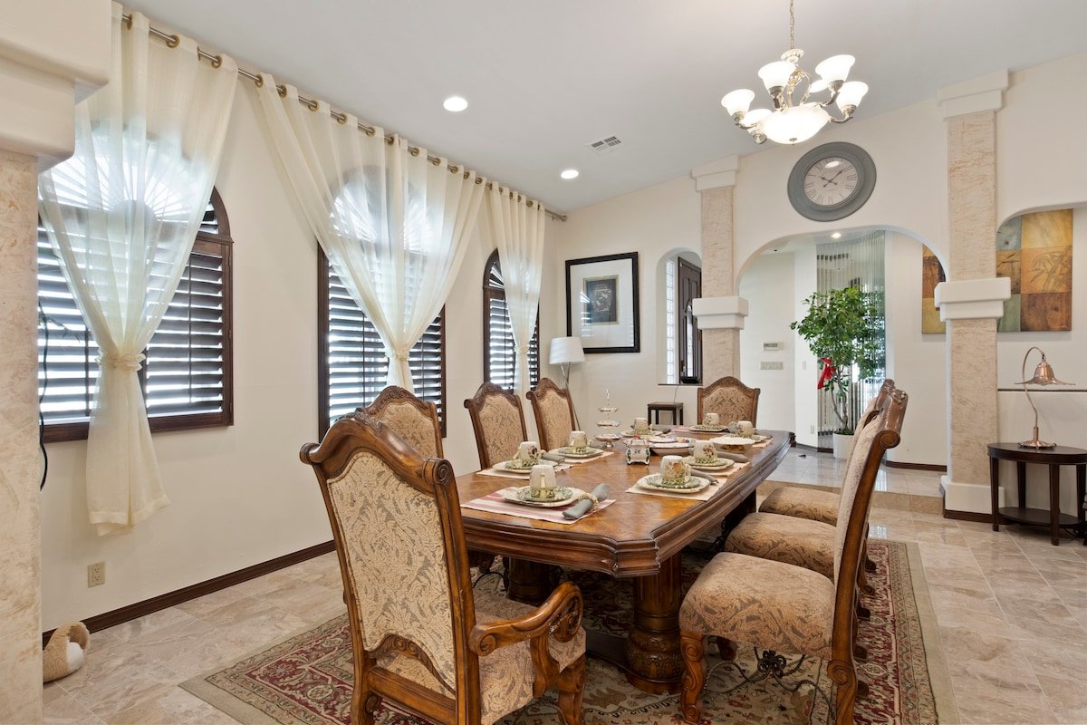 Lovely Villa Near the Stadium gallery image 4