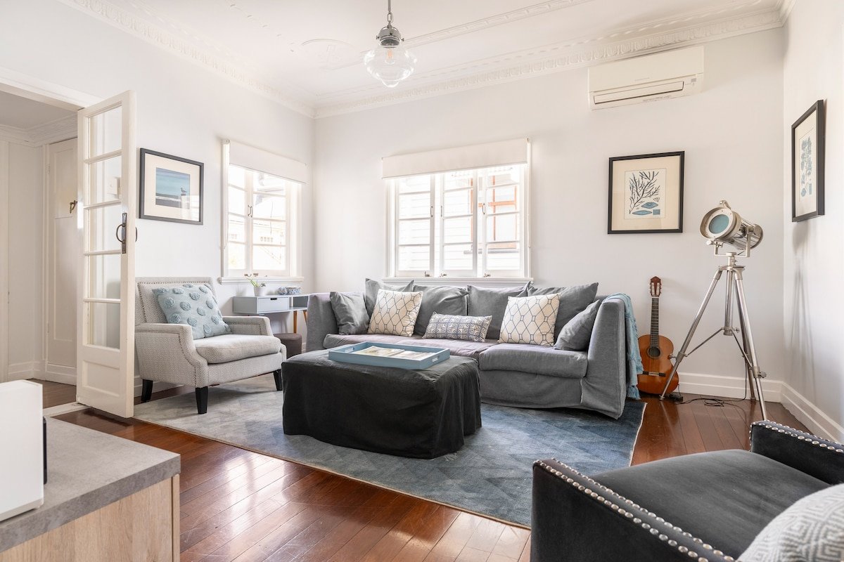 5 Bedroom House, CBD/New Farm, A/C, 4 Carparks gallery image 5