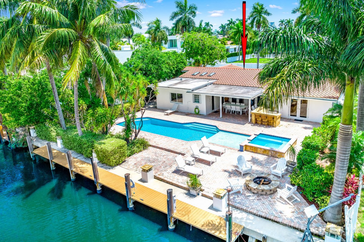 Hot Tub & Heated Pool! Waterfront+1 Mile To Beach!