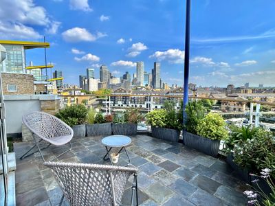 Heart Of London 3BR Penthouse: Skyline Of LND City