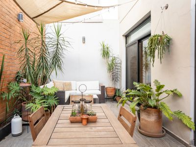 Modern with large private terrace & rooftop pool