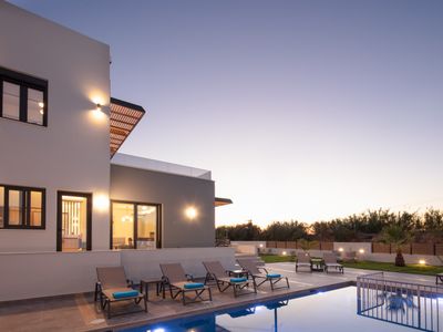 Sunnyside Villa I, Just Steps to the Beach