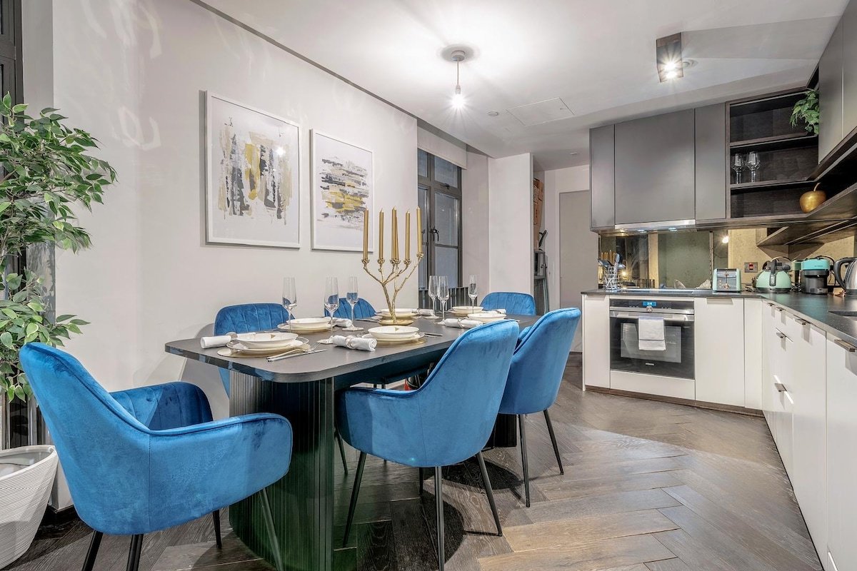 Stylish 2-Bed in the Heart of Soho & Carnaby St gallery image 4