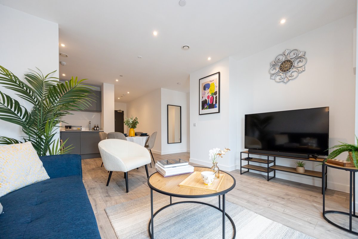 Stylish City Centre | 2BR Urban Retreat