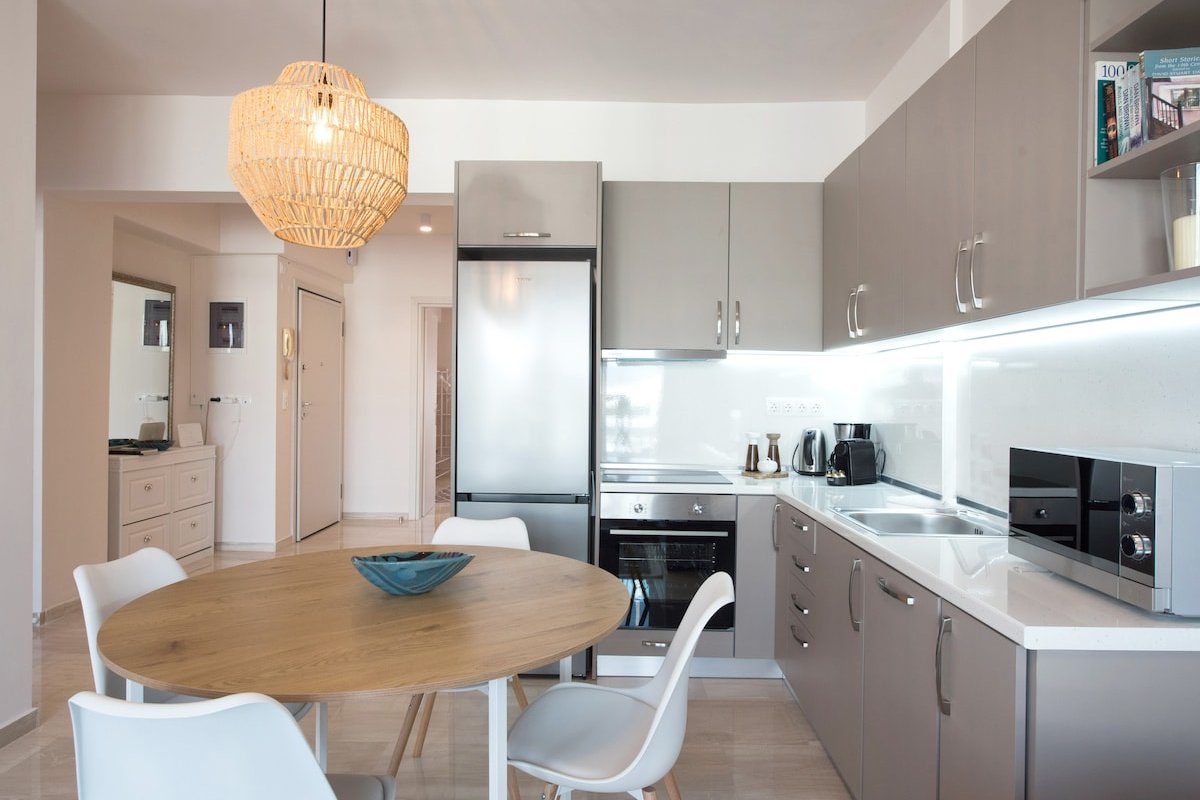 Daphne by halu! : Downtown family penthouse gallery image 4